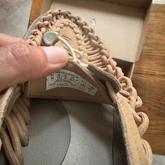 Keen "Uneek" Sandal Size 8.5/39 - Picture 5 of 7